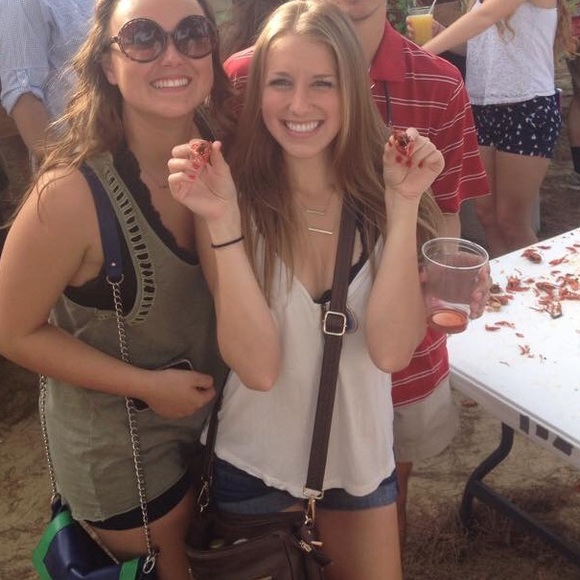 ๐2 for $10 Forever 21 tank top - Picture 8 of 8